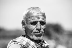 生活が苦しい時に貯金をできない理由と対策は？