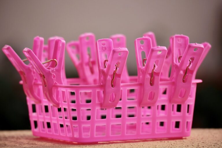 専業主婦が「お金ない」と悩む子育てに役立つ対策は？